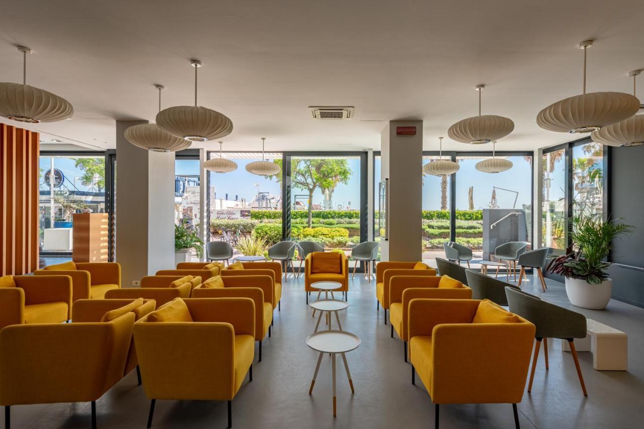 Hotel Commodore Riccione Bagian luar foto
