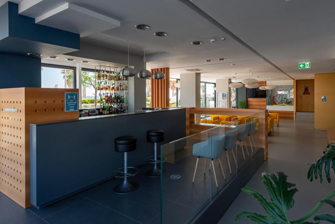 Hotel Commodore Riccione Bagian luar foto