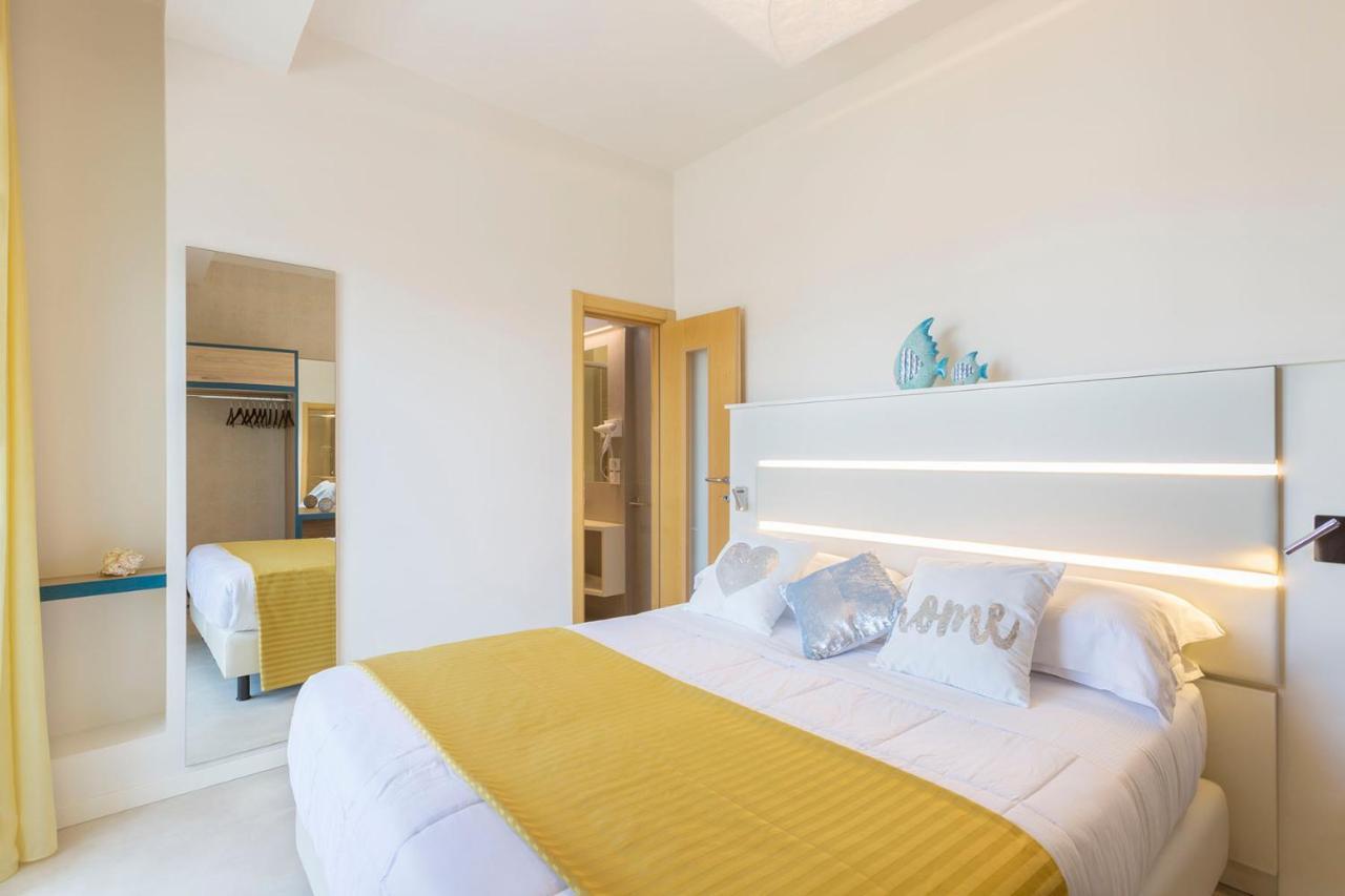 Hotel Commodore Riccione Bagian luar foto