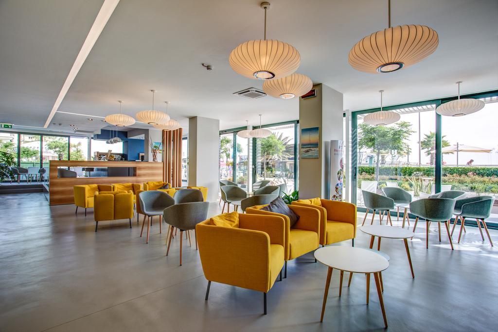 Hotel Commodore Riccione Bagian luar foto