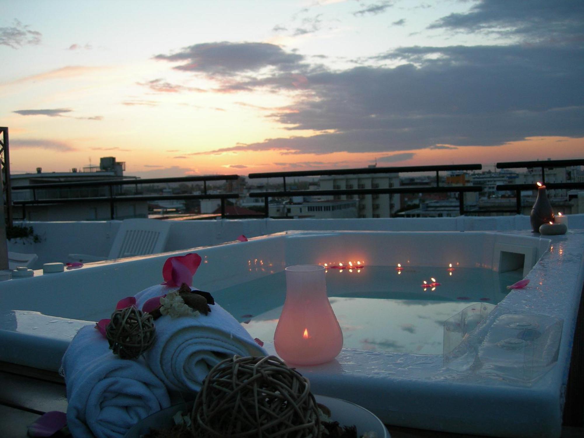 Hotel Commodore Riccione Bagian luar foto