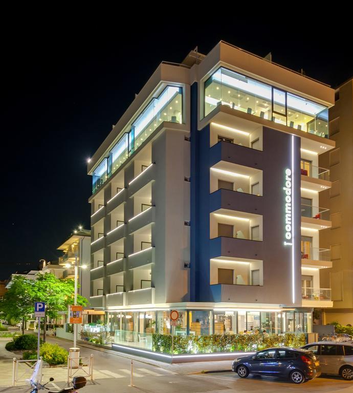Hotel Commodore Riccione Bagian luar foto