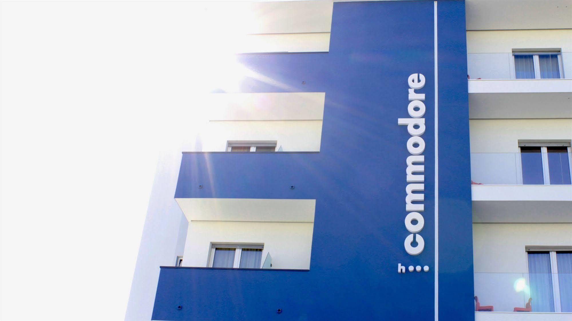 Hotel Commodore Riccione Bagian luar foto