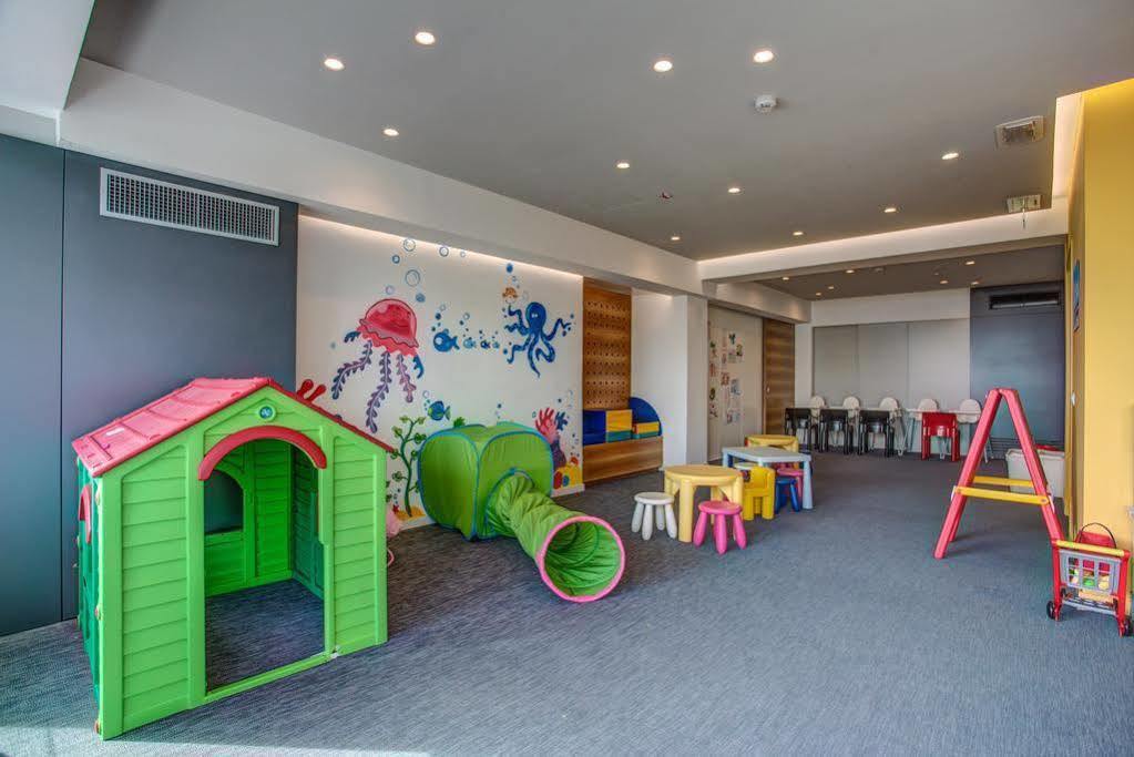 Hotel Commodore Riccione Bagian luar foto