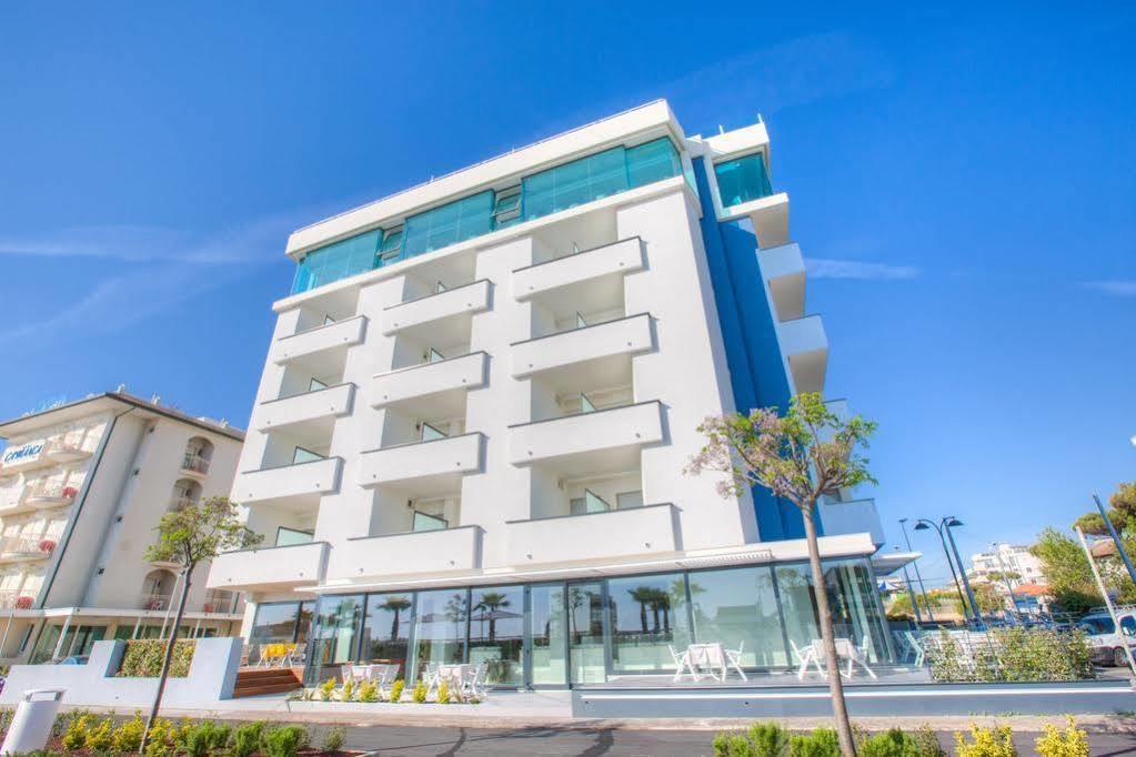Hotel Commodore Riccione Bagian luar foto